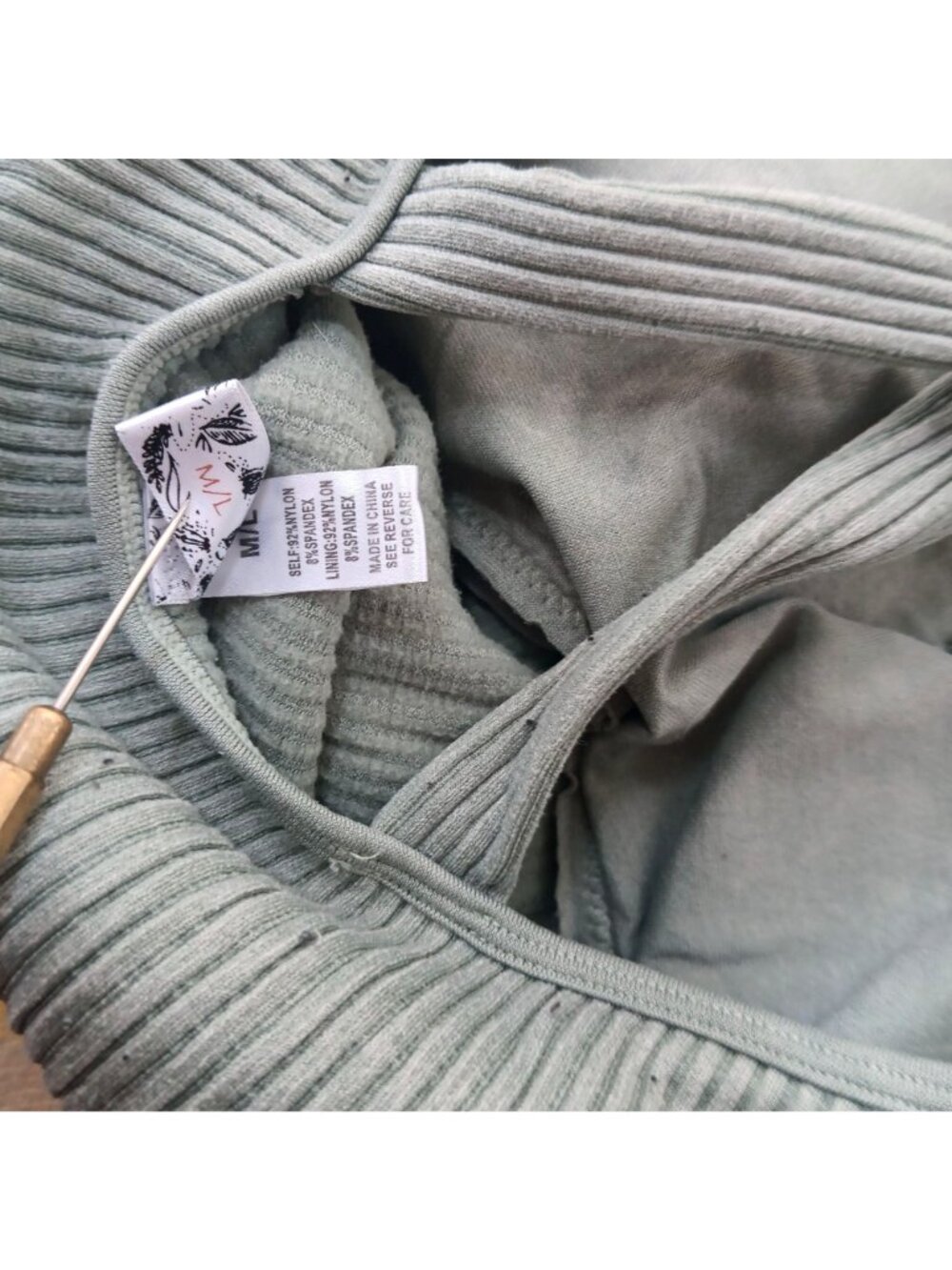 M/L Wishlist Ribbed Build In Bra Tank Padded Gray Cropped - Picture 5 of 5